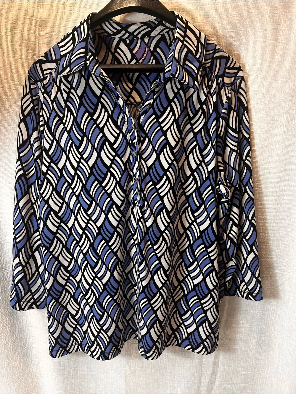 212 Collection Black, White & Blue Geometric Button-Down Shirt